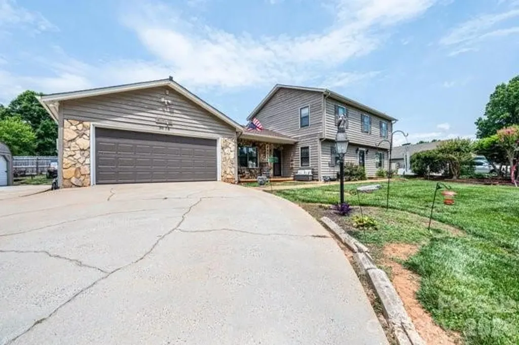 5976 Gold Creek Estate Drive Hickory NC 28601