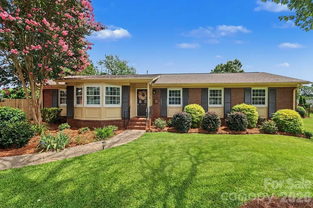 3330 Woodleaf Road Charlotte NC 28205