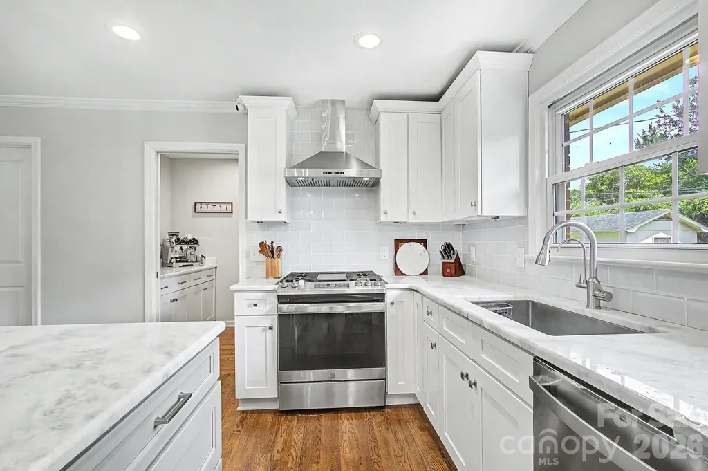 3330 Woodleaf Road Charlotte NC 28205
