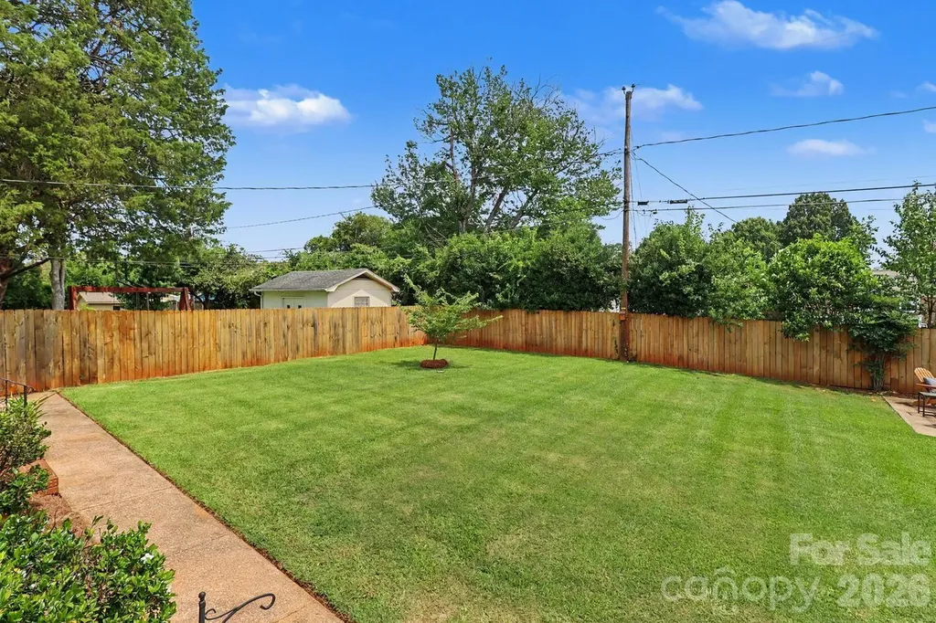 3330 Woodleaf Road Charlotte NC 28205