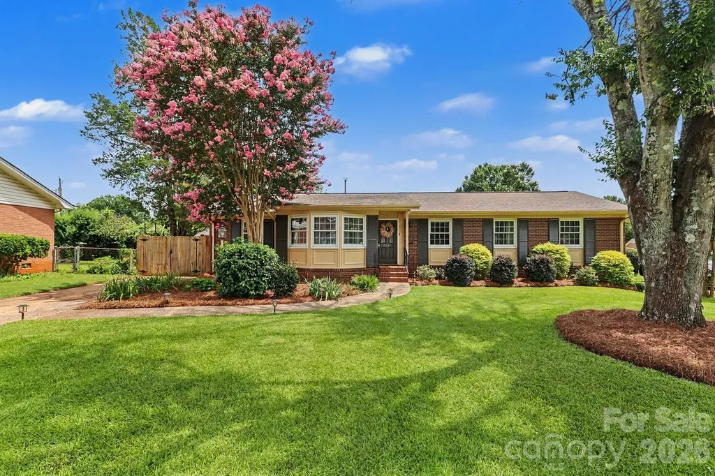 3330 Woodleaf Road Charlotte NC 28205