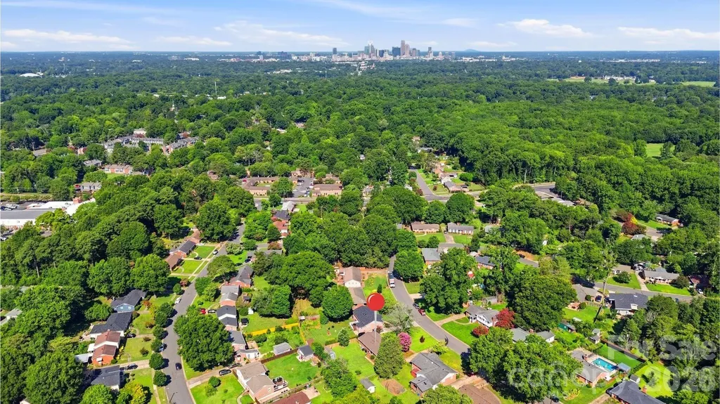 3330 Woodleaf Road Charlotte NC 28205