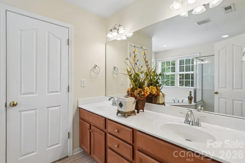 7809 Pinecroft Court Harrisburg NC 28075