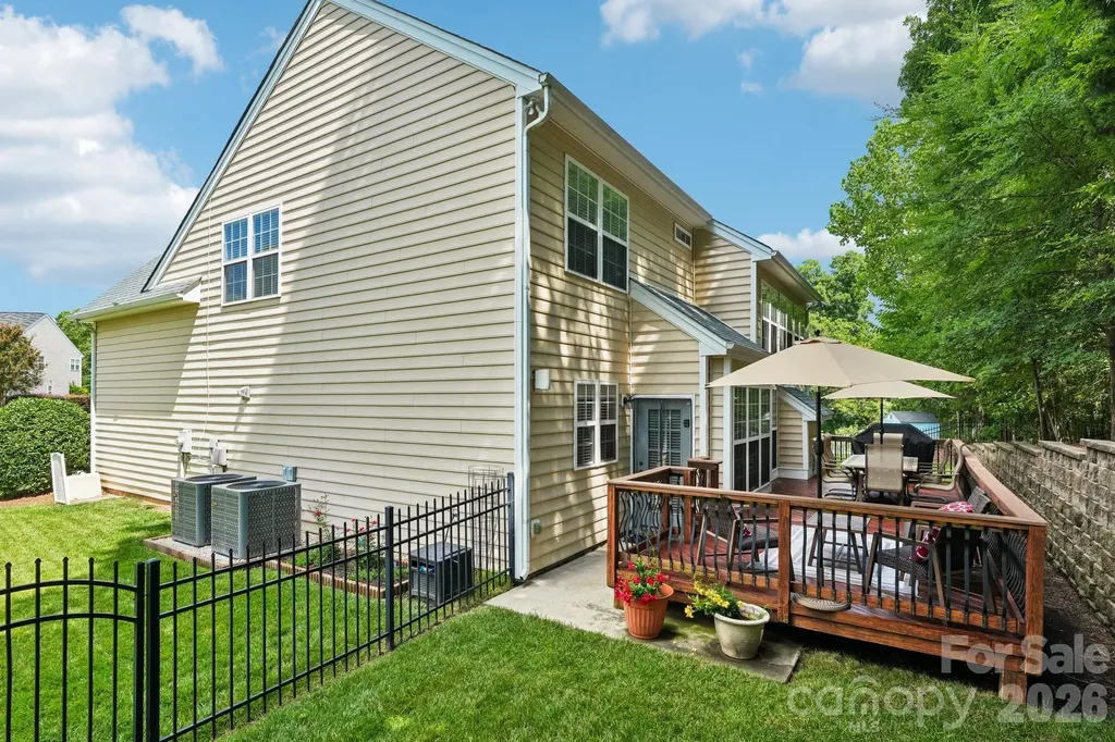 7809 Pinecroft Court Harrisburg NC 28075