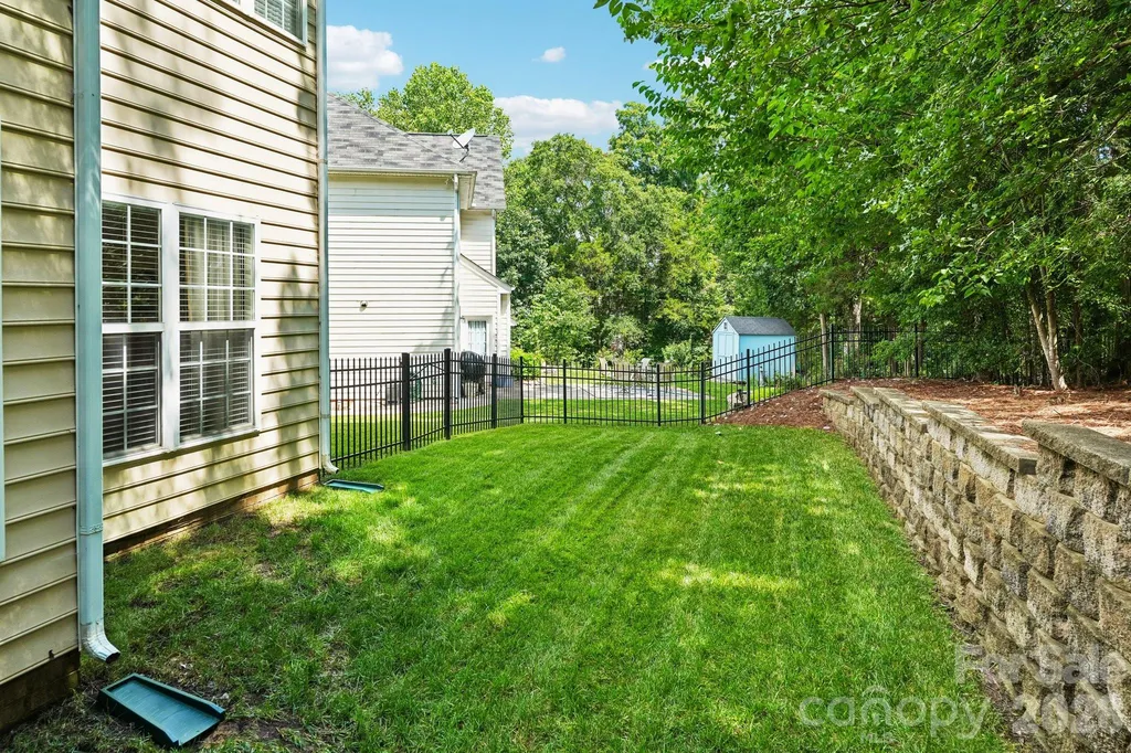 7809 Pinecroft Court Harrisburg NC 28075