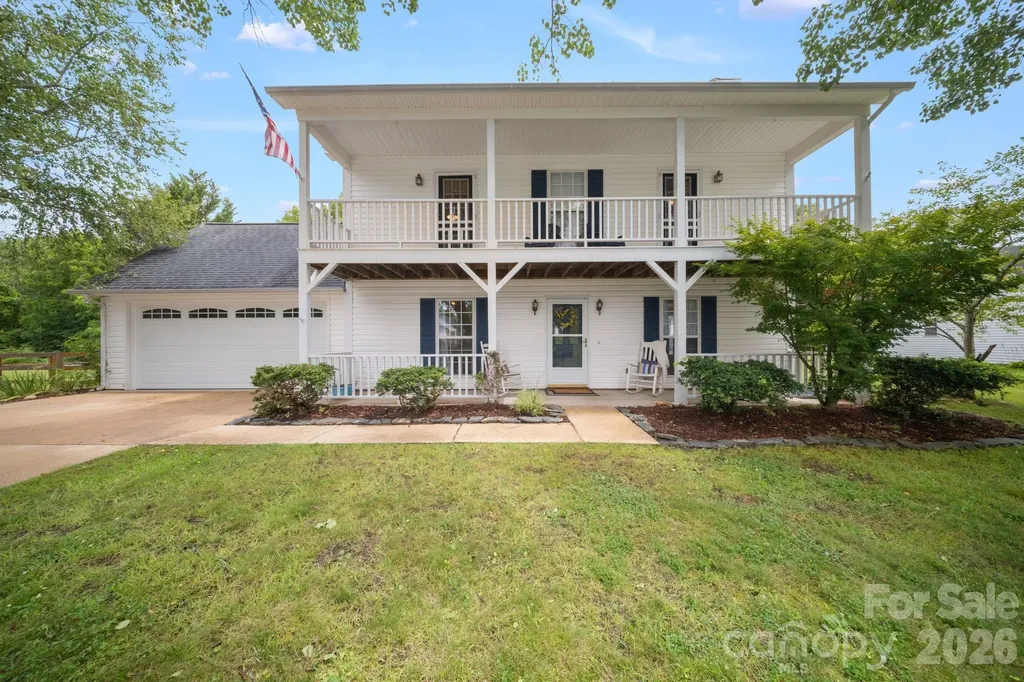 1040 Thorncrest Drive Fletcher NC 28732