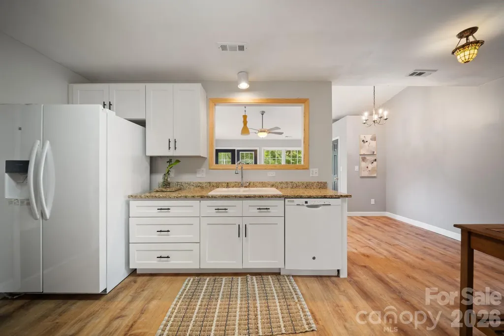 1040 Thorncrest Drive Fletcher NC 28732