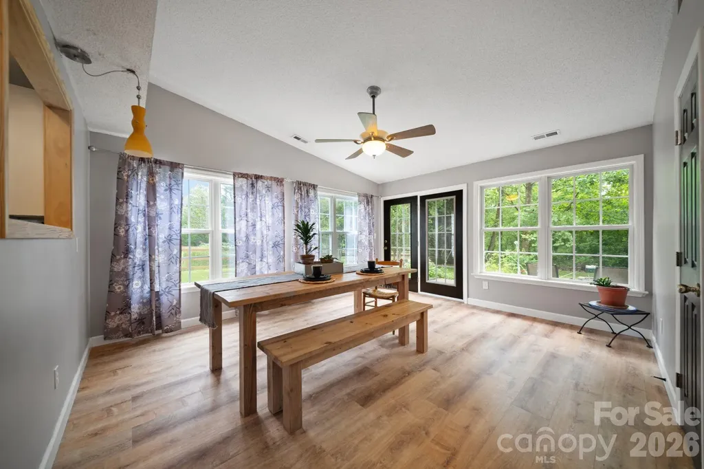 1040 Thorncrest Drive Fletcher NC 28732