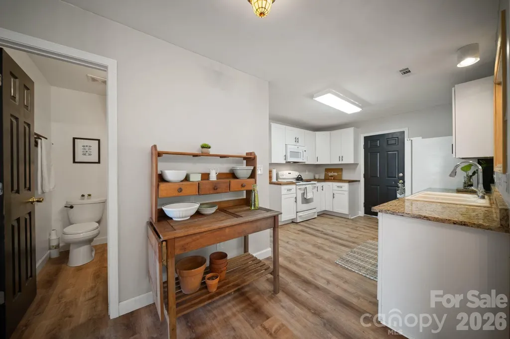 1040 Thorncrest Drive Fletcher NC 28732