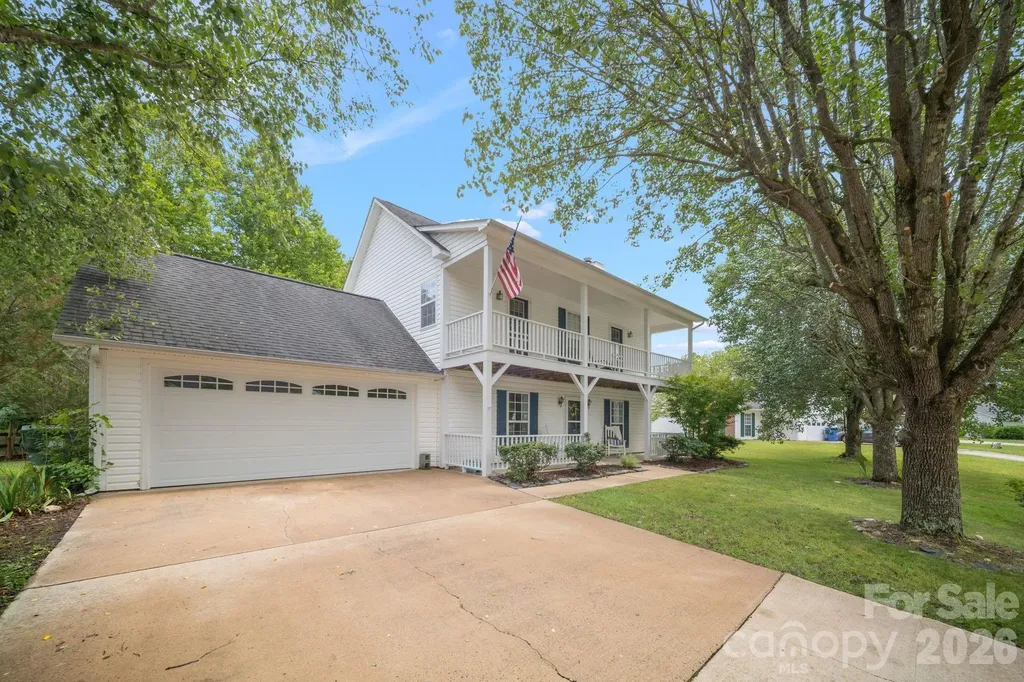 1040 Thorncrest Drive Fletcher NC 28732