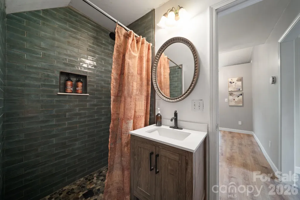 1040 Thorncrest Drive Fletcher NC 28732