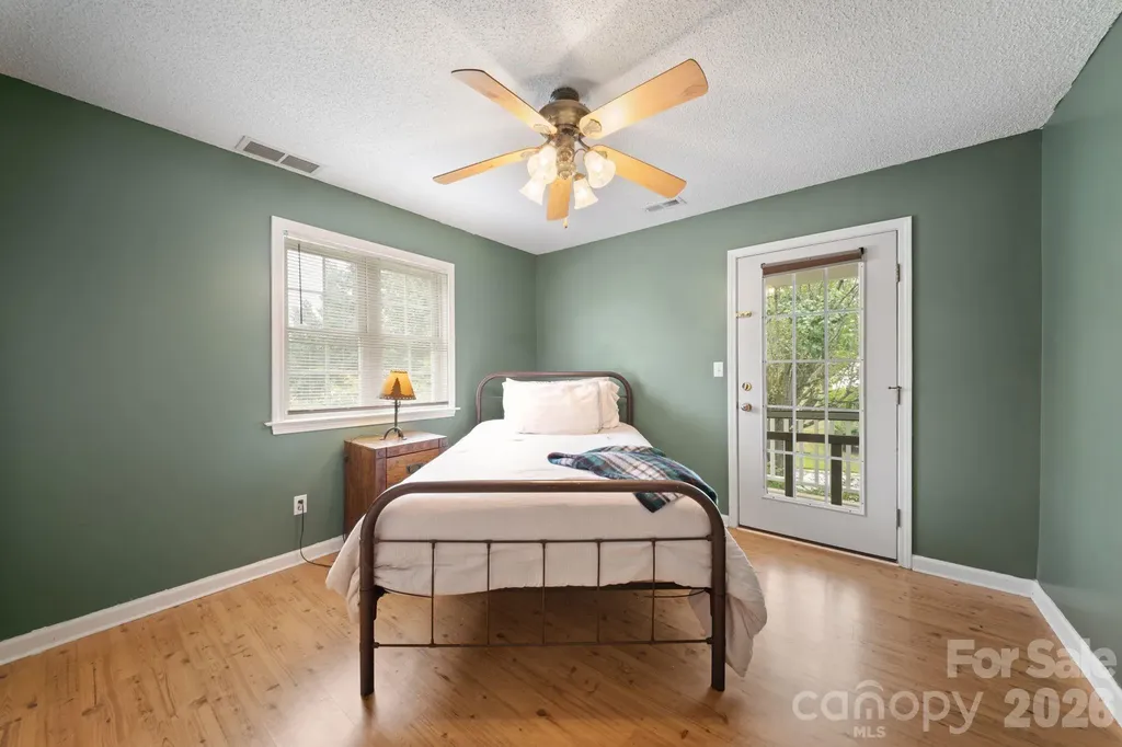 1040 Thorncrest Drive Fletcher NC 28732