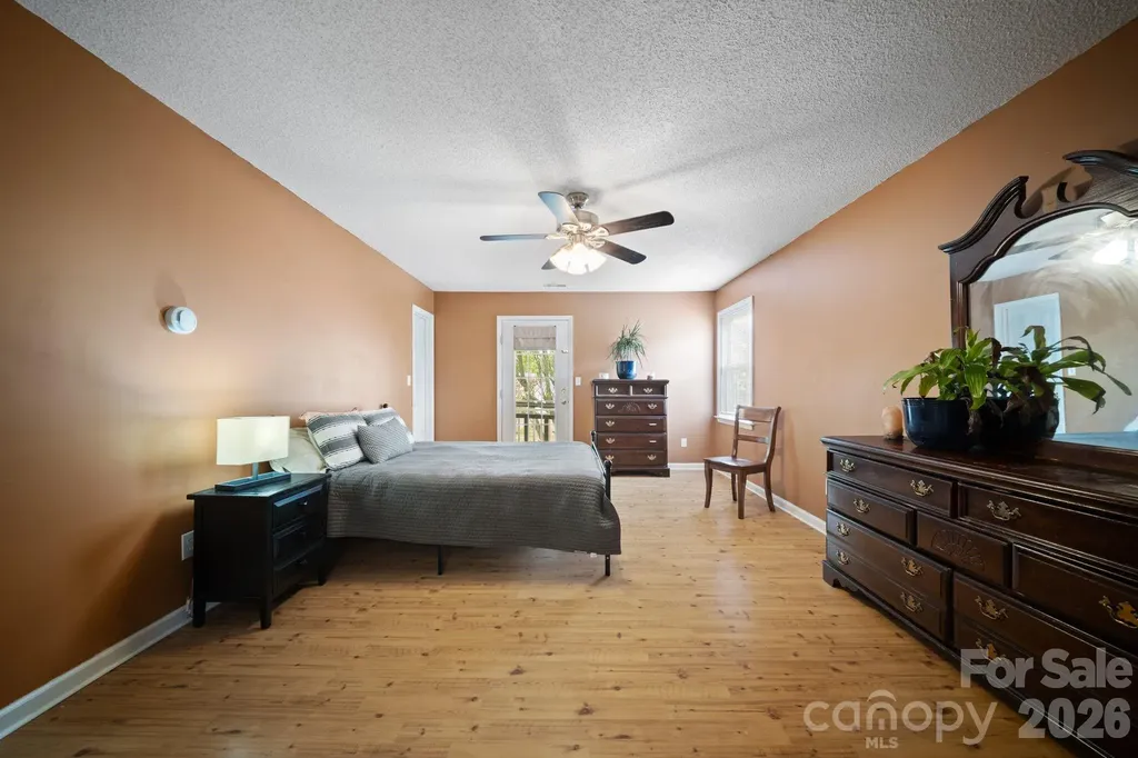1040 Thorncrest Drive Fletcher NC 28732