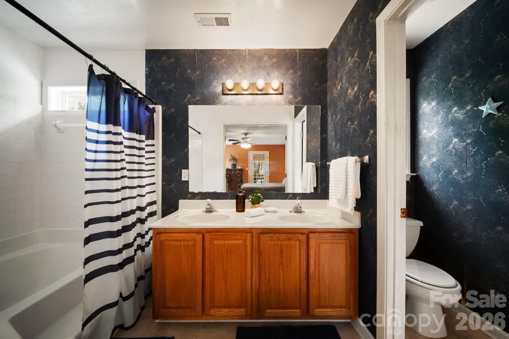 1040 Thorncrest Drive Fletcher NC 28732