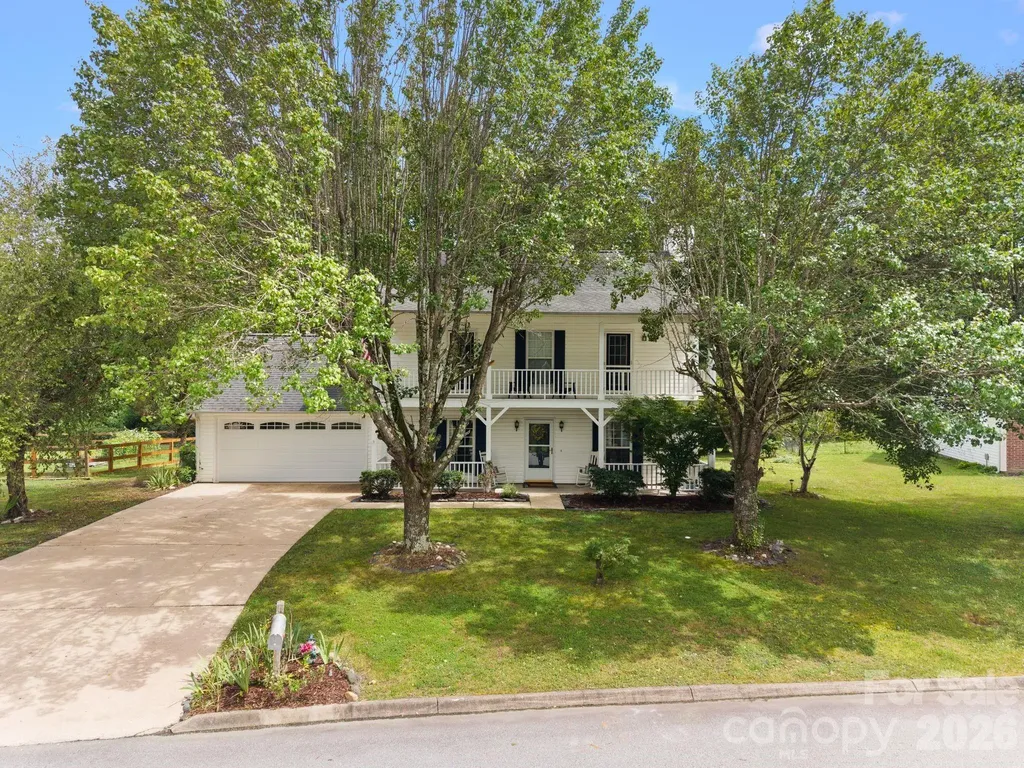 1040 Thorncrest Drive Fletcher NC 28732