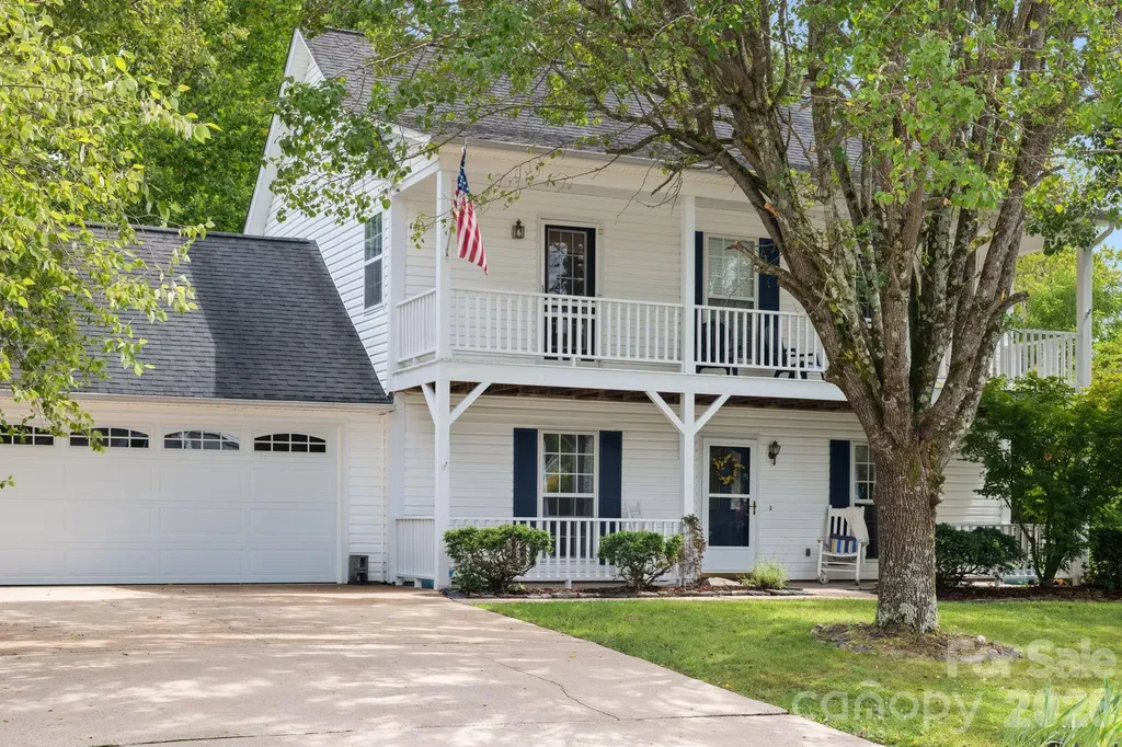 1040 Thorncrest Drive Fletcher NC 28732