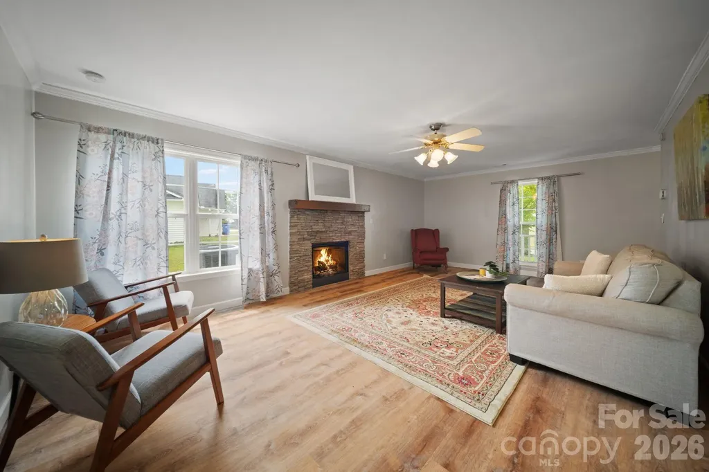 1040 Thorncrest Drive Fletcher NC 28732