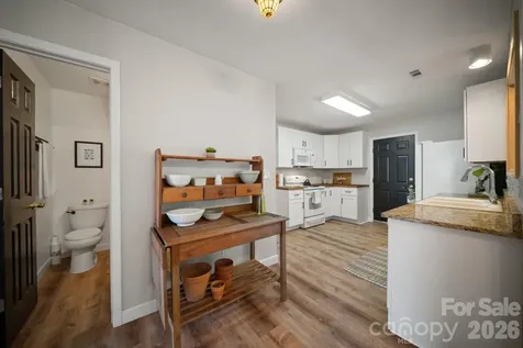 1040 Thorncrest Drive Fletcher NC 28732
