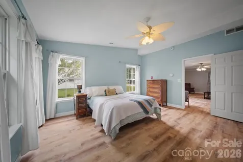 1040 Thorncrest Drive Fletcher NC 28732