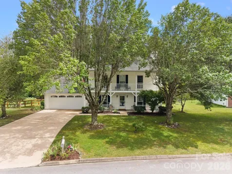 1040 Thorncrest Drive Fletcher NC 28732