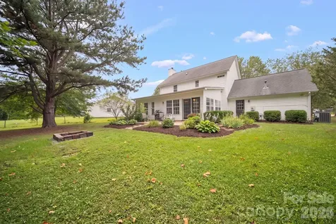 1040 Thorncrest Drive Fletcher NC 28732