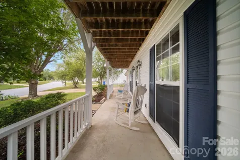 1040 Thorncrest Drive Fletcher NC 28732
