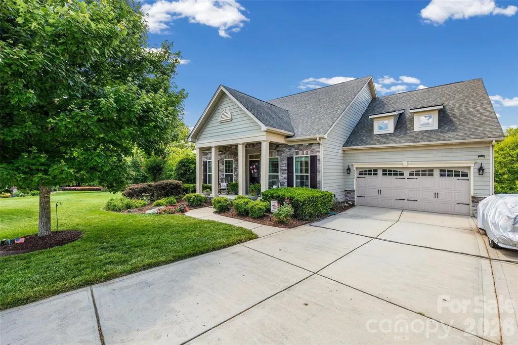 8477 Whitworth Avenue Harrisburg NC 28075