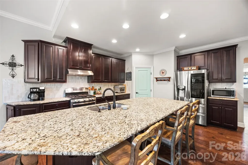 8477 Whitworth Avenue Harrisburg NC 28075