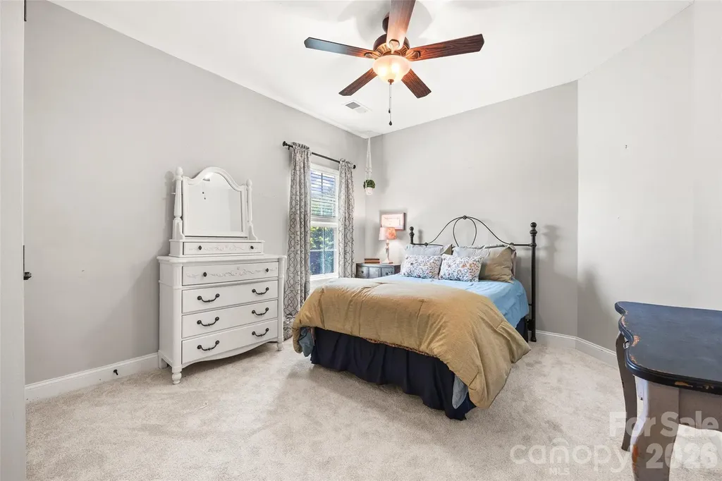 8477 Whitworth Avenue Harrisburg NC 28075