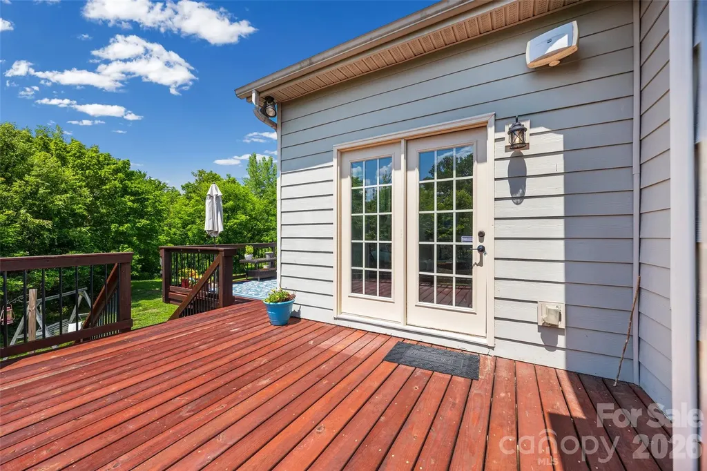 8477 Whitworth Avenue Harrisburg NC 28075