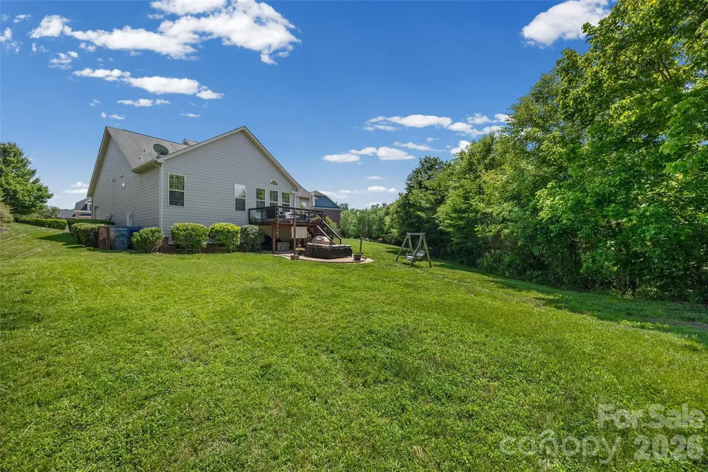 8477 Whitworth Avenue Harrisburg NC 28075