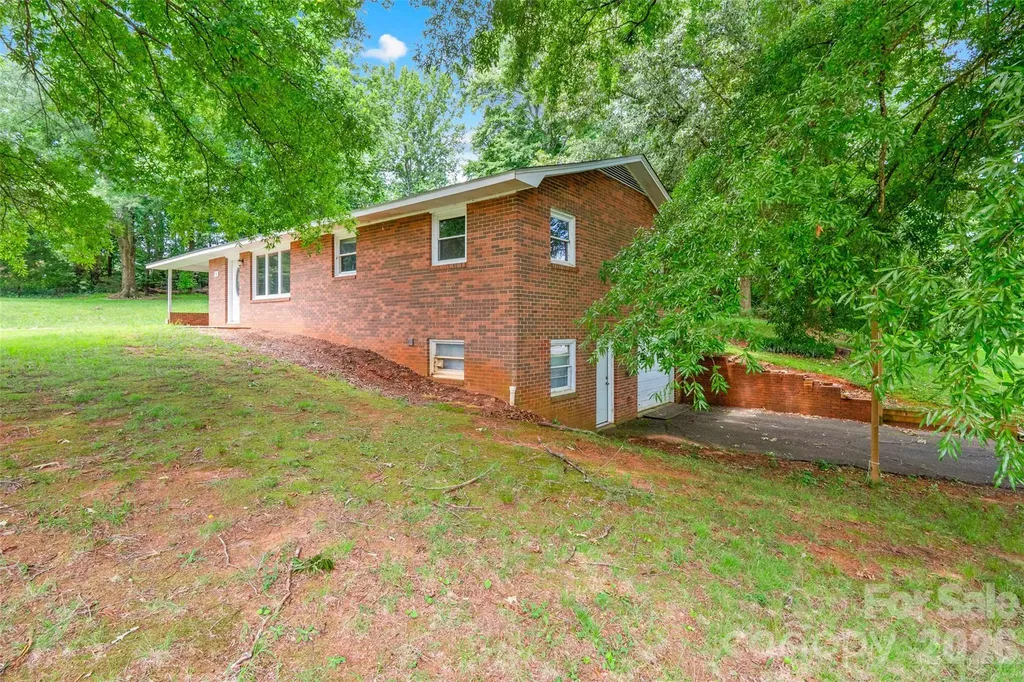 382 Wildwood Circle Taylorsville NC 28681