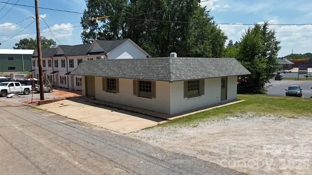 1295 N Main Avenue Newton NC 28658