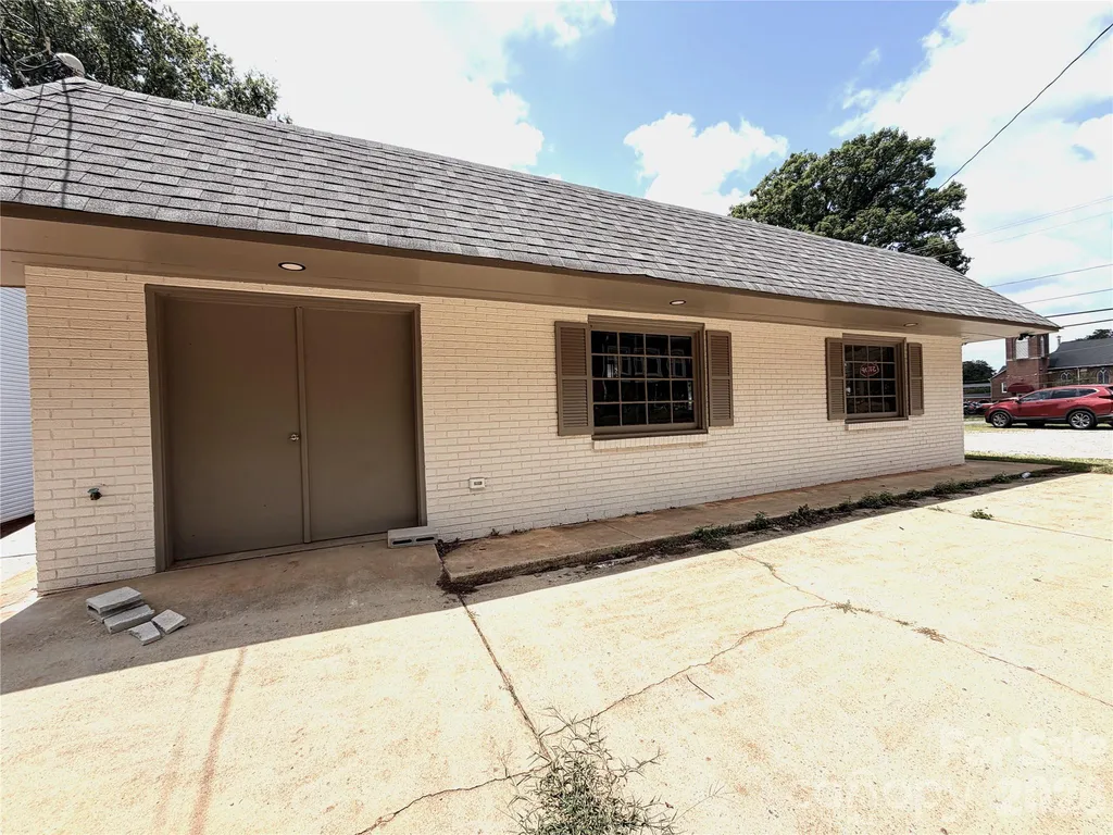 1295 N Main Avenue Newton NC 28658