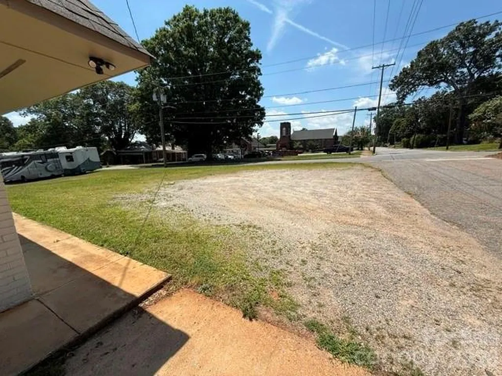 1295 N Main Avenue Newton NC 28658