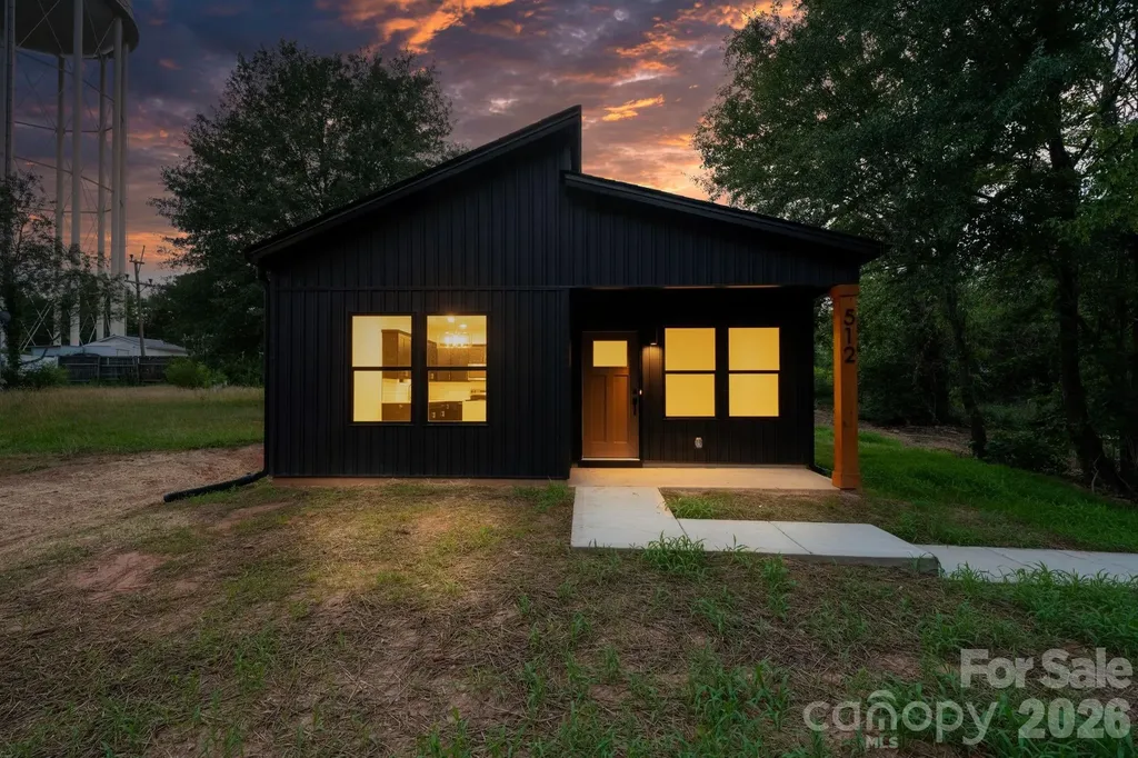 512 28th Street SW Hickory NC 28602