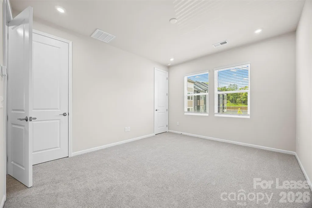 5640 Kingspan Drive Charlotte NC 28217