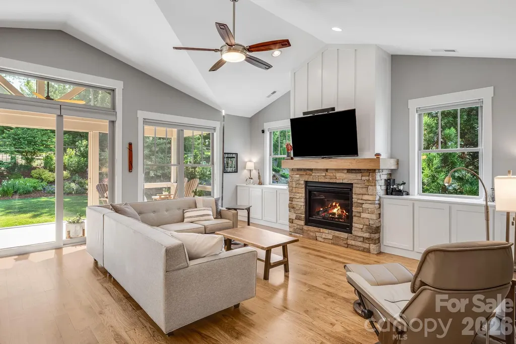 60 Barnrock Drive Mills River NC 28759