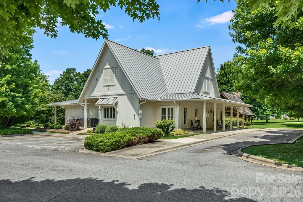 60 Barnrock Drive Mills River NC 28759