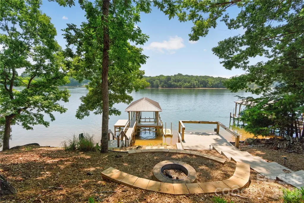 3225 Lake Pointe Drive Belmont NC 28012