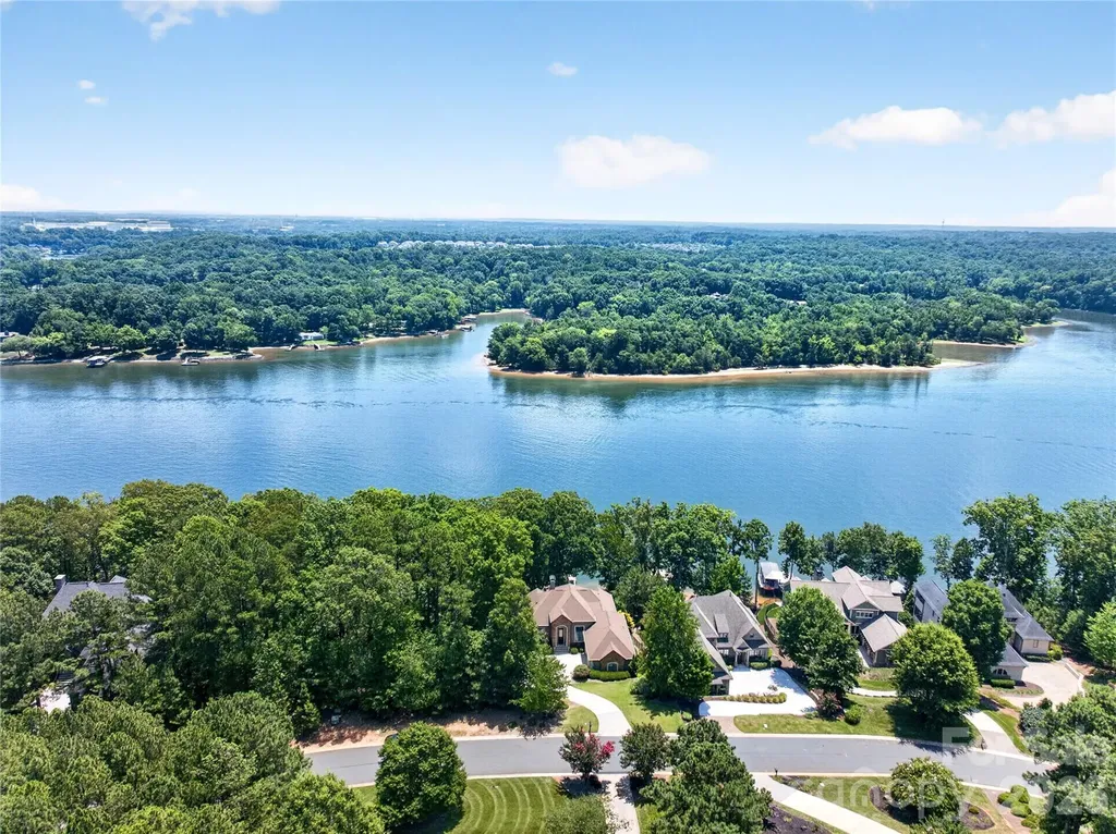 3225 Lake Pointe Drive Belmont NC 28012