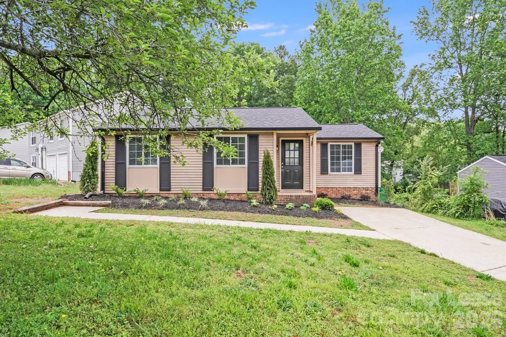 5001 Forest Mountain Court Charlotte NC 28227