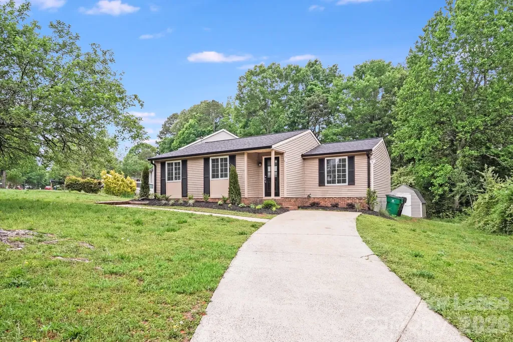 5001 Forest Mountain Court Charlotte NC 28227