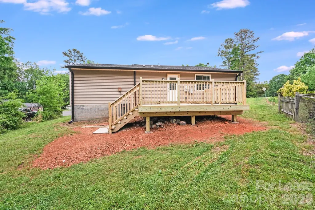 5001 Forest Mountain Court Charlotte NC 28227