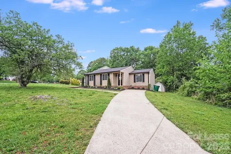 5001 Forest Mountain Court Charlotte NC 28227