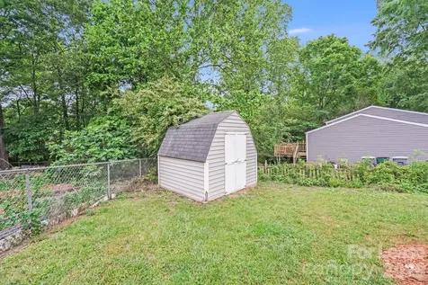 5001 Forest Mountain Court Charlotte NC 28227