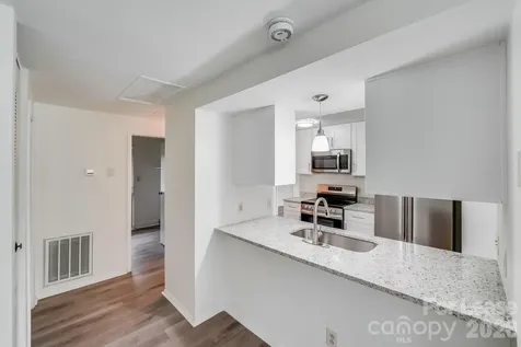 5001 Forest Mountain Court Charlotte NC 28227