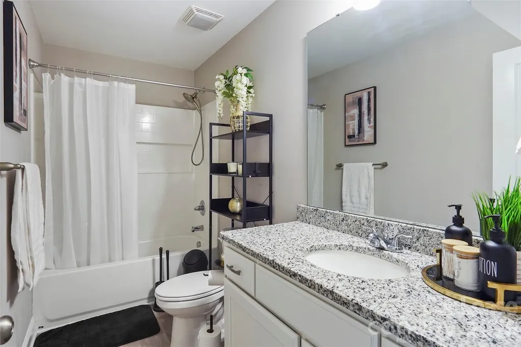 2675 Elmin Street Charlotte NC 28208