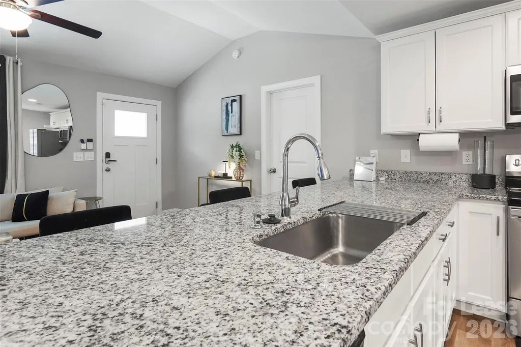 2675 Elmin Street Charlotte NC 28208