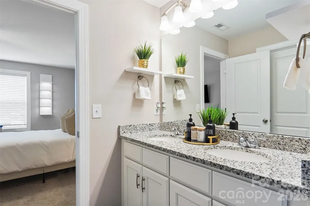 2675 Elmin Street Charlotte NC 28208